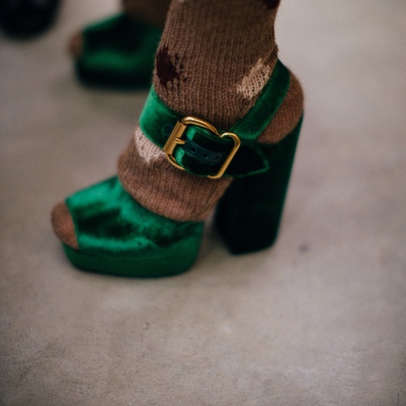 PRADA- Crushed Green Velvet Platform Pumps - Picture 4 of 4